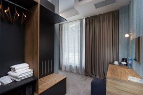 Brooch Hotel
