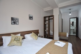 Day Room Art Hotel
