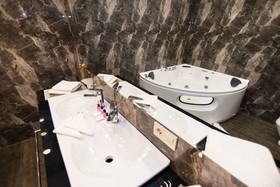 Gallery Art Hotel
