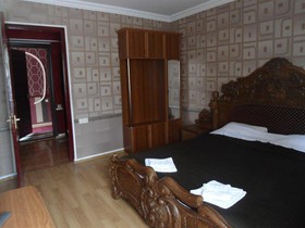 Hotel 444