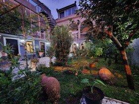 Grayhouse Elia Apartment