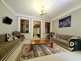 Grayhouse Elia Apartment