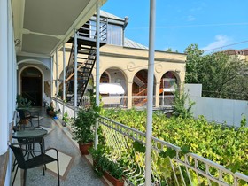 Grayhouse Elia Apartment