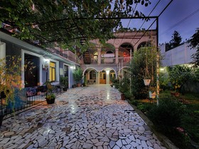 Grayhouse Elia Apartment