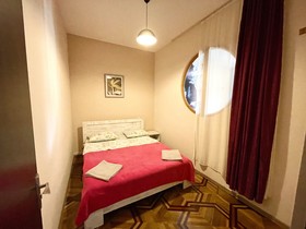 Grayhouse Elia Apartment