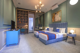 Heritage Hotel And Suites