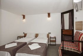 Hotel Baratashvili 12