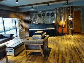 Jazz Hotel