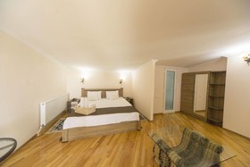 Log Inn Hotel