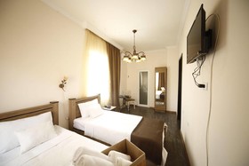 Log Inn Hotel