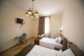 Log Inn Hotel