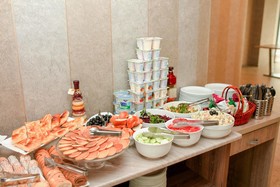 L Plaza Hotel
