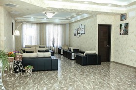 L Plaza Hotel