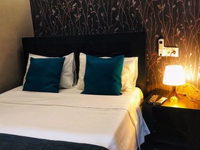 My City Hotel