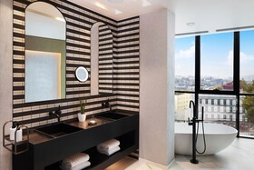 Paragraph Freedom Square, a Luxury Collection Hotel, Tbilisi