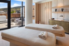 Paragraph Freedom Square, a Luxury Collection Hotel, Tbilisi