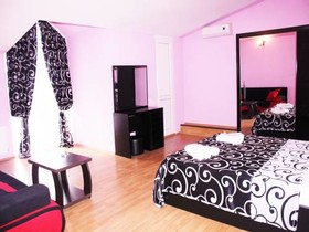 Qeroli Hotel