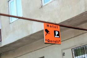 Qeroli Hotel