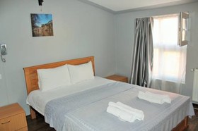 Qeroli Hotel