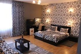 Qeroli Hotel