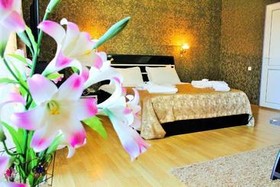 Qeroli Hotel