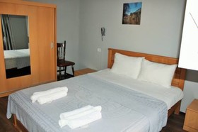 Qeroli Hotel
