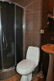Qeroli Hotel