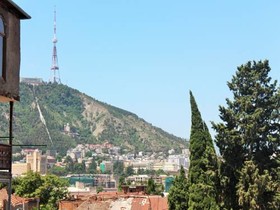 Qeroli Hotel