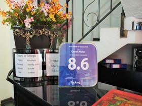 Qeroli Hotel