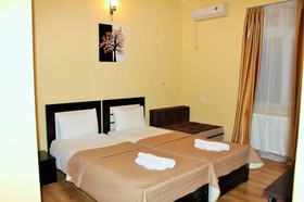 Qeroli Hotel