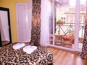 Qeroli Hotel