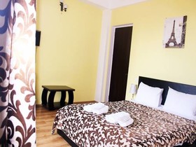 Qeroli Hotel