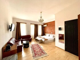 Tbil Inn Hotel
