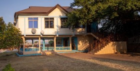 Falls Executive Guest House