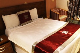 Airport West Hotel