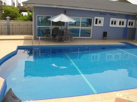 De Holiday Beach Hotel