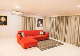 Earl Heights Apartment Hotel