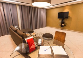 Earl Heights Apartment Hotel