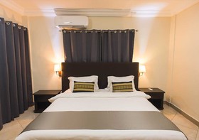 Earl Heights Apartment Hotel