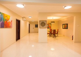 Earl Heights Apartment Hotel