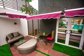 Earl Heights Apartment Hotel