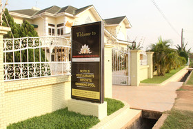 Kingsbridge Royale Hotel