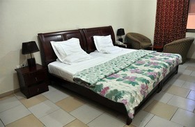 Oscar Pak Royal Hotel