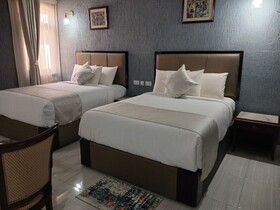 Relax Court Hotel