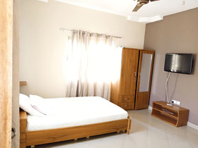 Ronna Apartments At Lakeside Estates