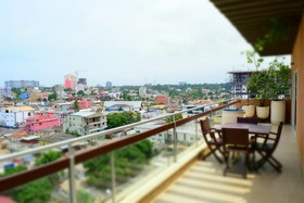 Roots Hotel & Apartment