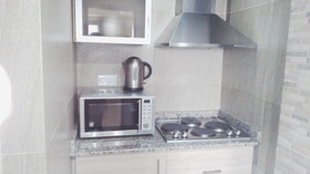 Roots Hotel & Apartment