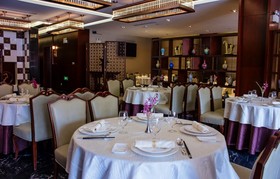 Tang Palace Hotel
