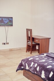 9 Roses Hotel