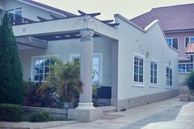 9 Roses Hotel